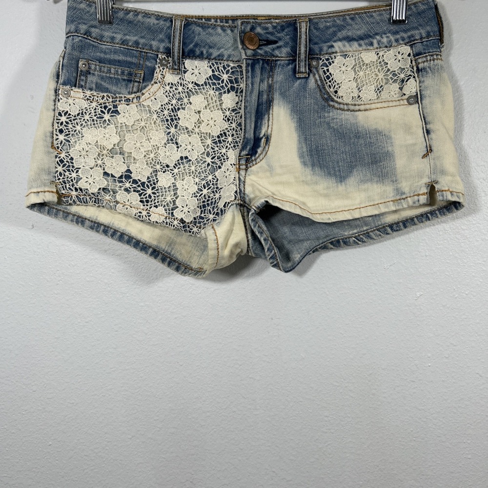 American Eagle Shortie Jean Shorts Womens 4 Acid Wash Crochet Trim Distressed